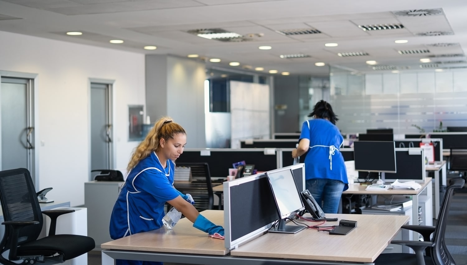 office-cleaning-maid